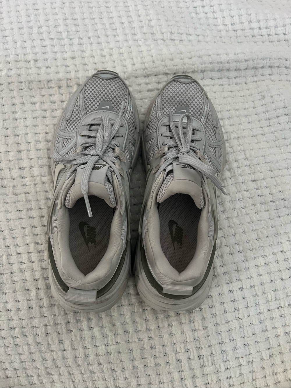 Nike Women’s V2K Run Shoes size 6 - Picture 8 of 11